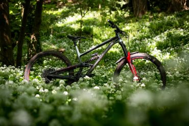 2019 Commencal Clash Race