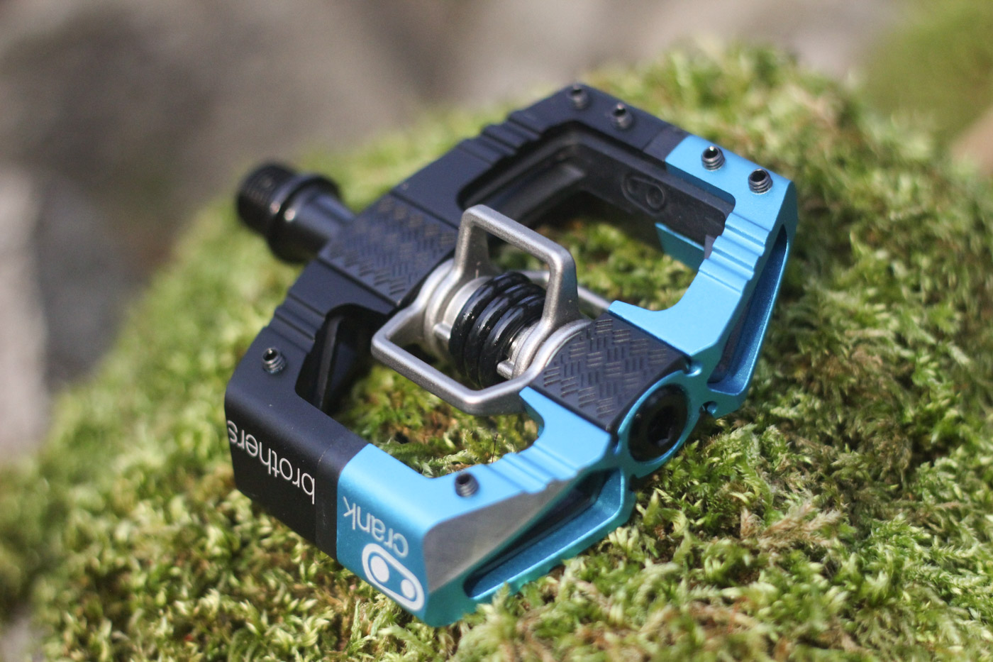 one side clip mtb pedals