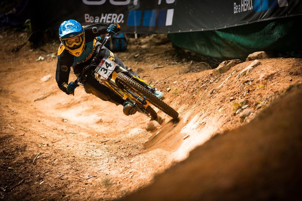 Dirt Propain Zelvy Cairns Australia UCI Downhill World Cup Phil Atwill Innes Graham